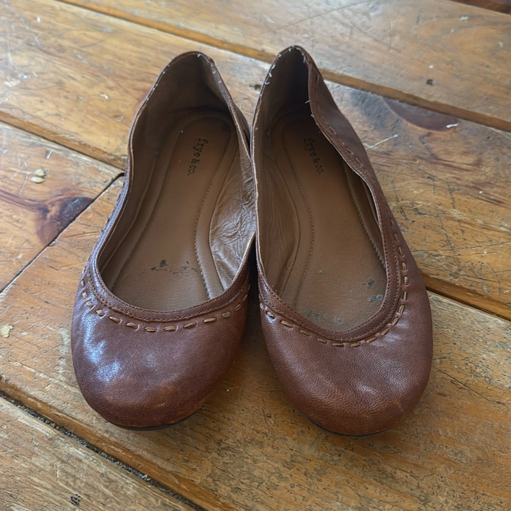 Frye & Co Leather Flats